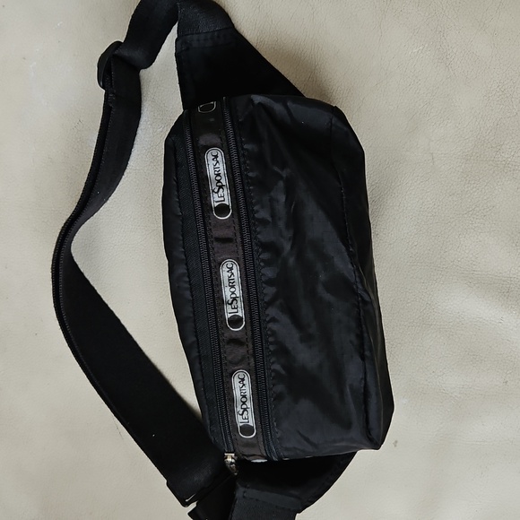 LeSportsac Black Fanny Pack - Picture 1 of 5